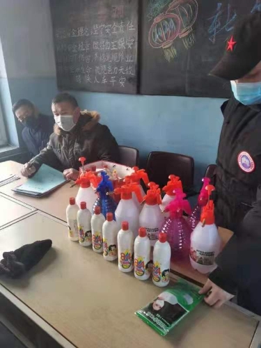 鐵路運(yùn)輸部各鐵運(yùn)科定期噴灑消毒液