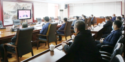 集團機關(guān)觀看兩會