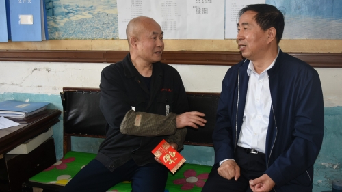20210501 七礦慰問(wèn)  慰問(wèn)省勞動(dòng)模范、新建煤礦桂殿友